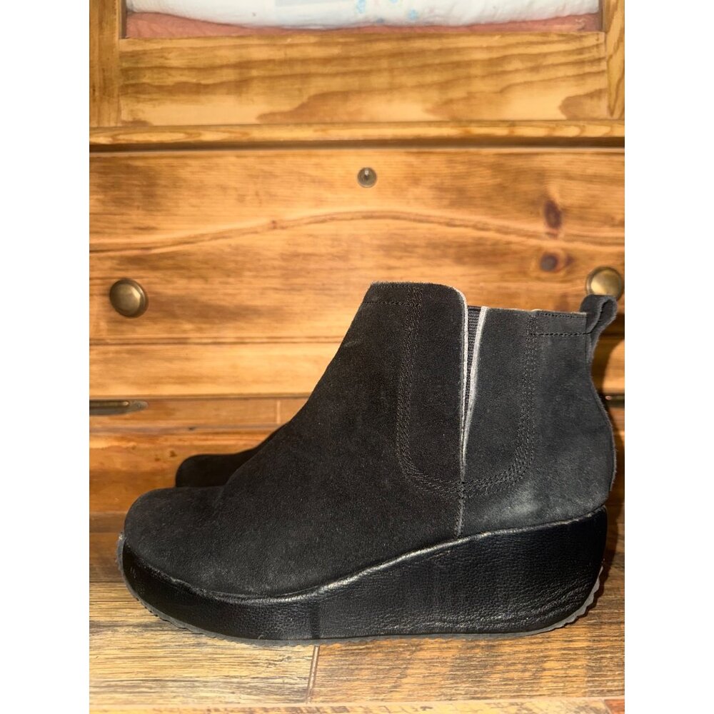 VOLATILE Burlingham Black Suede Stacked Heel Boots Size‎ 8.5 - Picture 3 of 14
